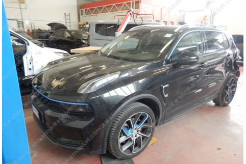 2022 LYNK & CO 01, Benzinas / Elektra